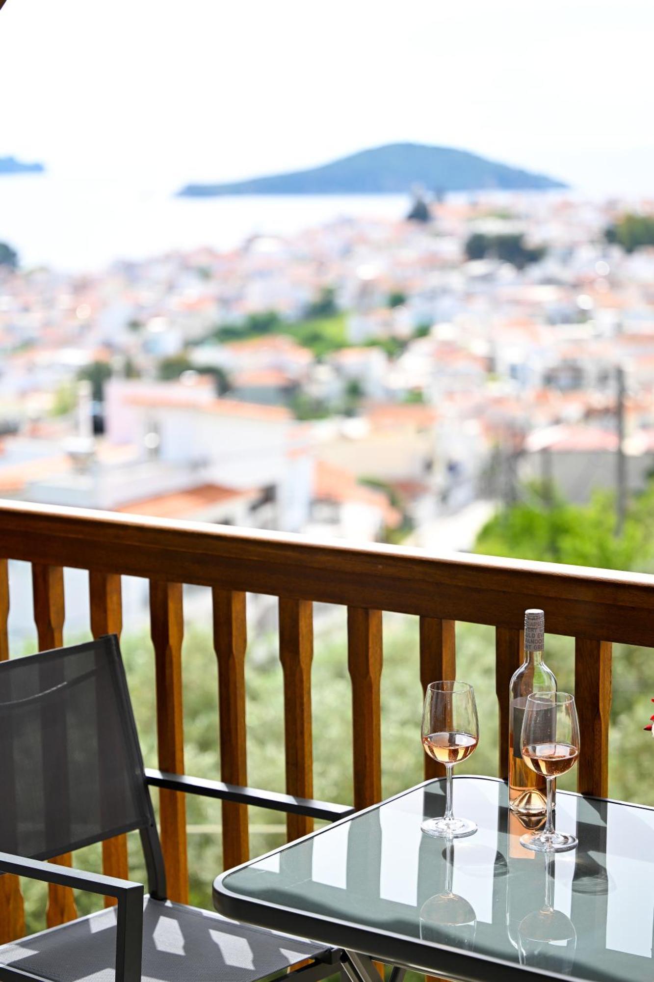 Makis Sea View Studios Skiathos-Stadt Exterior foto
